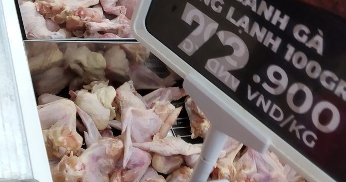 Đùi gà, cánh gà nhập vào thị trường Việt Nam ngày càng nhiều